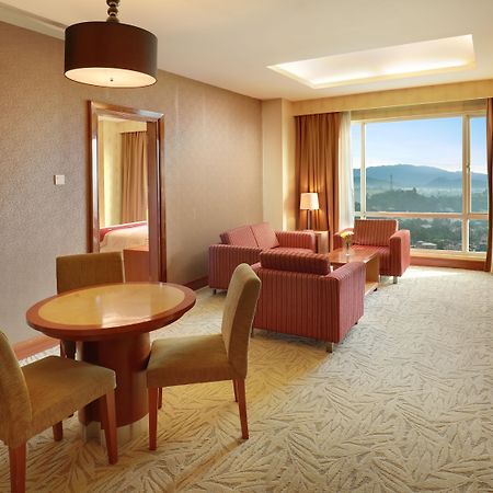 Swiss-Belhotel Maleosan Manado Extérieur photo