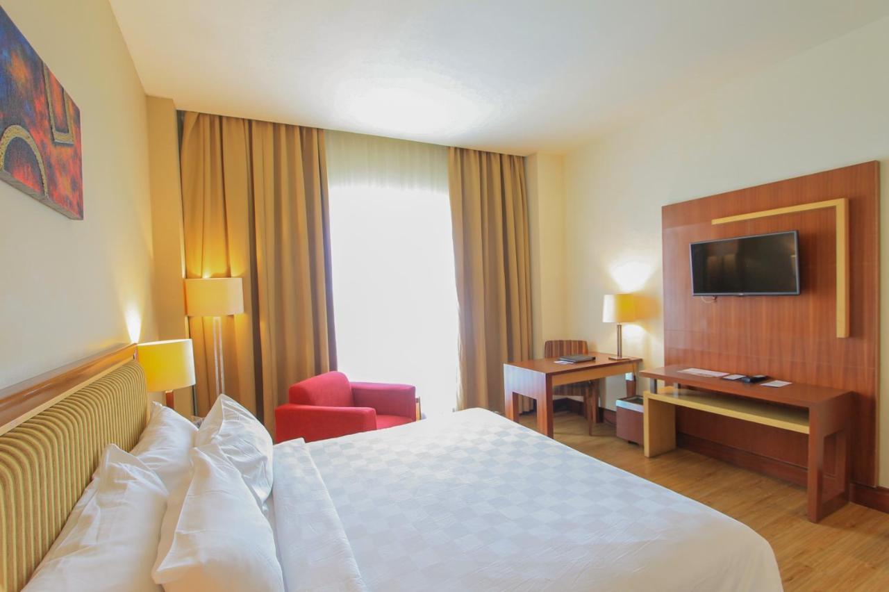 Swiss-Belhotel Maleosan Manado Extérieur photo