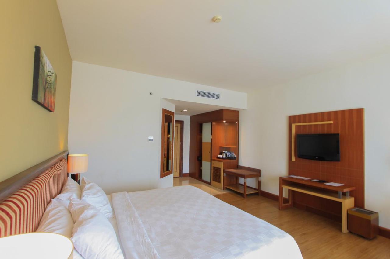 Swiss-Belhotel Maleosan Manado Extérieur photo
